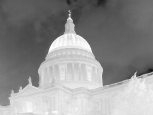 thermal image of st paul's cathedral- greyscale
