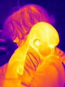 iron tone thermal photo of breastfeeding